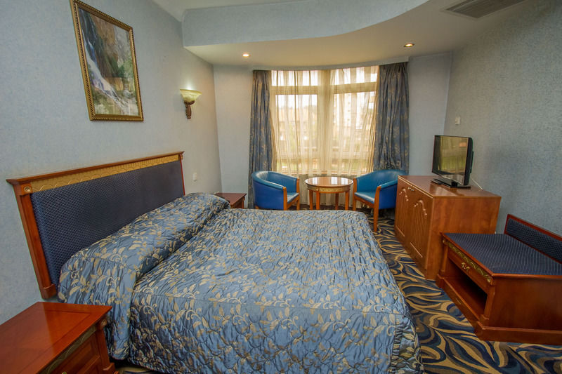 City Royal Resort Hotel Kyambogo  Exterior foto