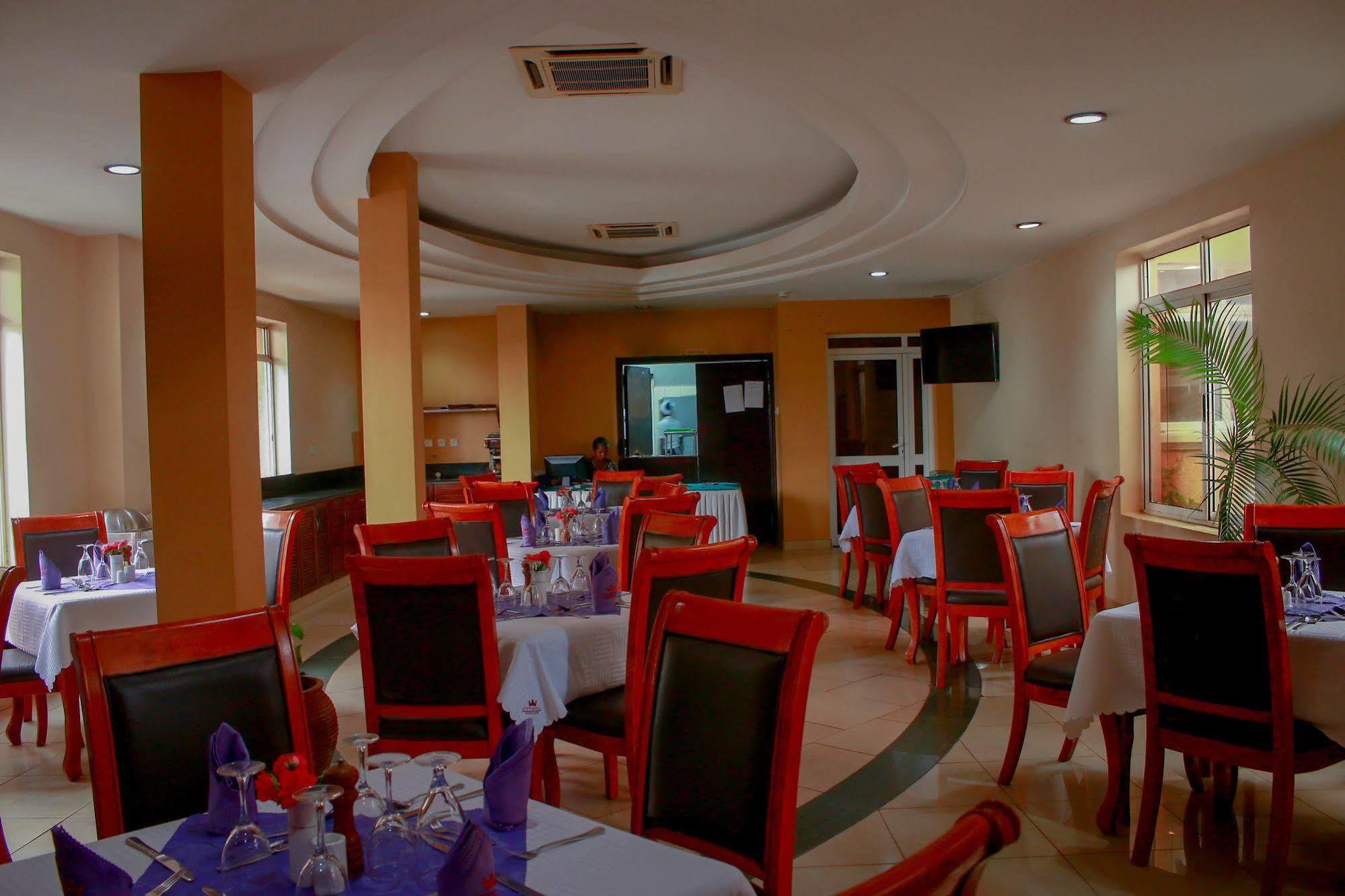 City Royal Resort Hotel Kyambogo  Exterior foto