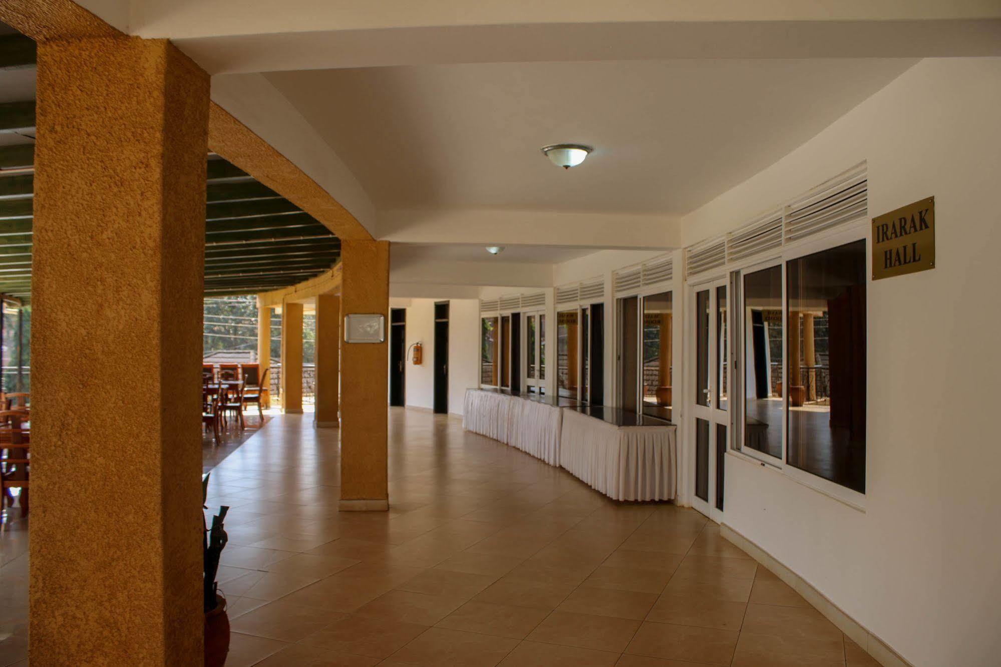 City Royal Resort Hotel Kyambogo  Exterior foto
